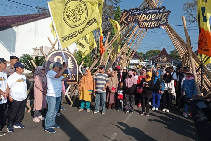 Puncak Acara Dies Natalis ke 20 Uniku Diwarnai Jalan Santai