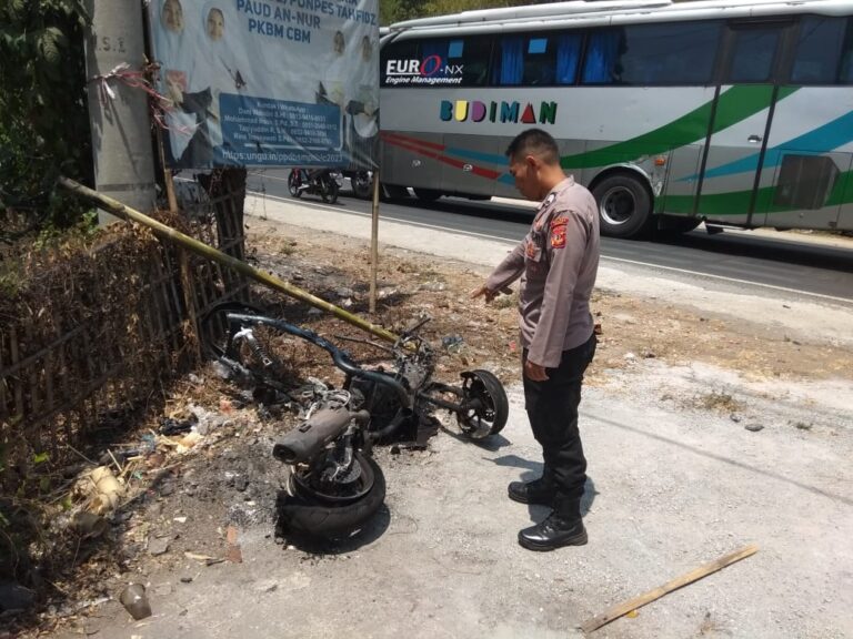 Ngeri! Truk Tabrak Sepeda Motor Hingga Terbakar di Garut, Korban Terpental Beberapa Meter dari TKP