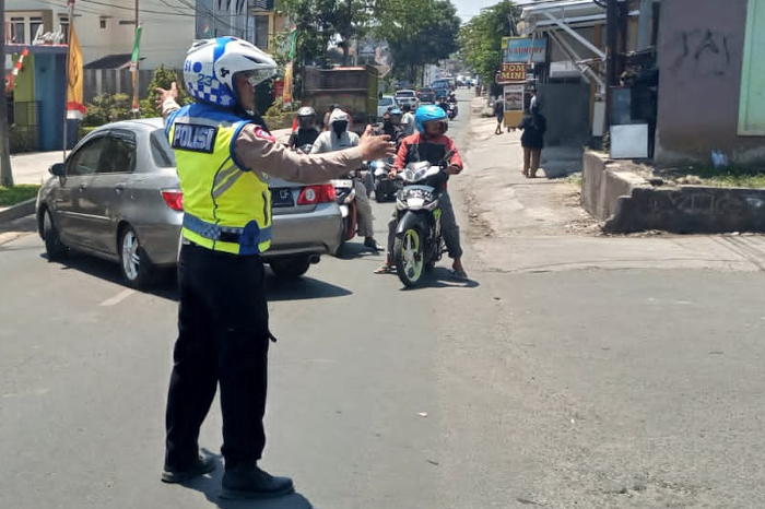 Polisi Susur Knalpot Brong di Lingkungan Sekolah di Garut, 300 Lebih Pelanggar pada Operasi Zebra Lodaya 2023