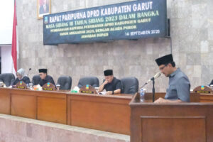 Adanya Anggaran Kemiskinan Ekstrim dan Pandangan Fraksi DPRD, Wakil Bupati Garut Memberikan Jawaban