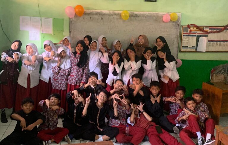 Madrasah Nurul Amal Kota Bandung Peringati Hari Guru Sedunia, Ini Harapan 'Pahlawan Tanpa Tanda Jasa' kepada Muridnya