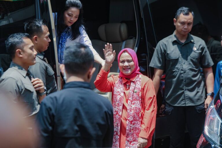 Produk Fesyen dan Kriya UMKM Kota Bandung Pikat Hati Ibu Negara Iriana Jokowi