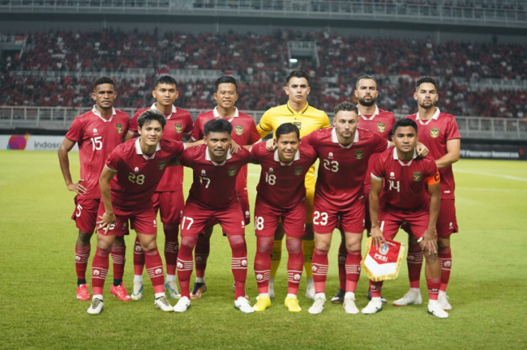 Pelatih Kiper Persib Puji Penampilan Nadeo untuk Timnas Indonesia Malam Tadi