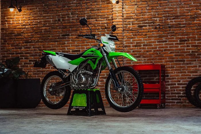 Cuma 600 Ribuan Per Bulan Bisa Bawa Pulang Motor Offroad Kawasaki KLX 150