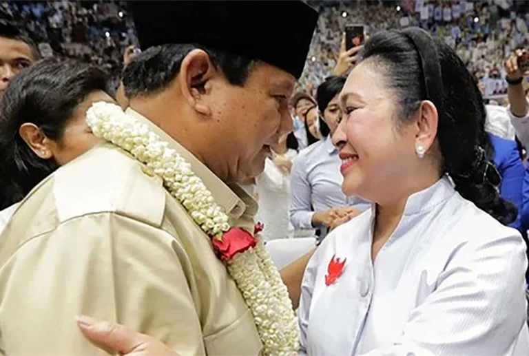 Ini Perasaan Prabowo Terhadap Titiek Soeharto, Menurut Ahli Tarot: Hasilnya di Luar Dugaan