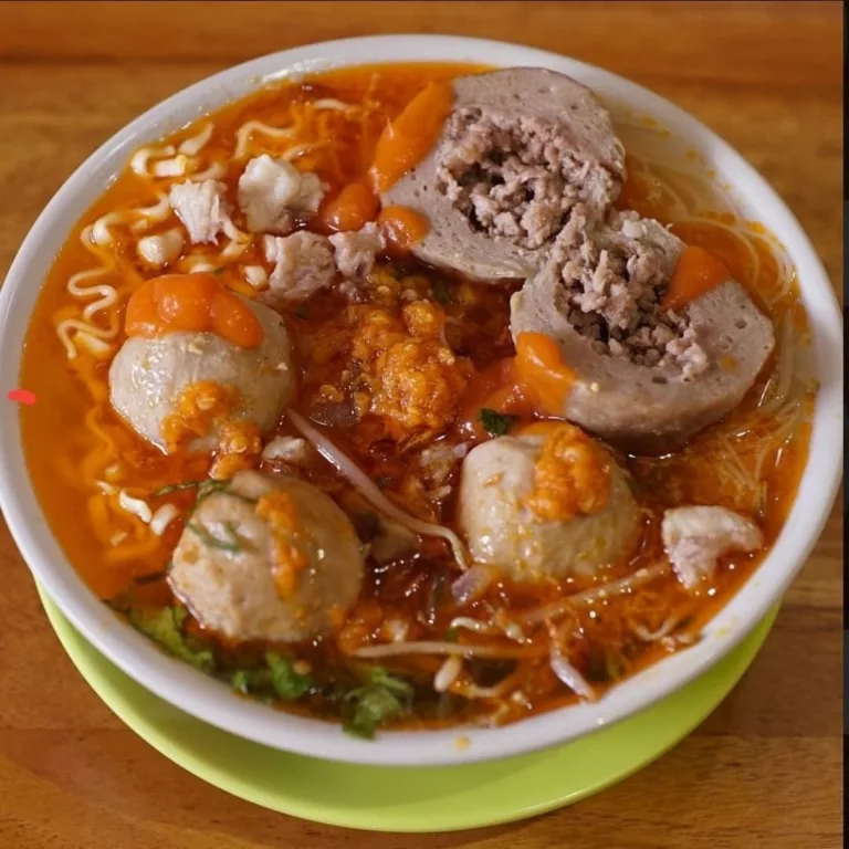 5 Tempat Makan Bakso Halal di Tasikmalaya, Kuah Kental, Pedas Nendang, dan Daging Kenyal