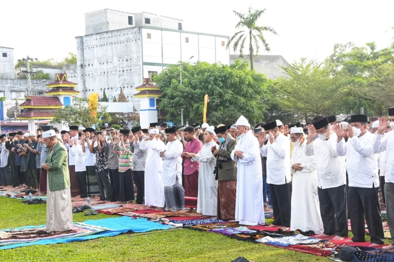 Tata Cara dan Bacaan Niat Sholat Idul Fitri Bahasa Arab, Latin, dan Terjemahan Indonesia