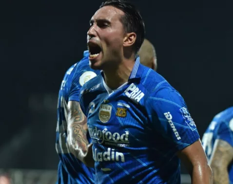 Pemain Persib Bandung Ezra Walian