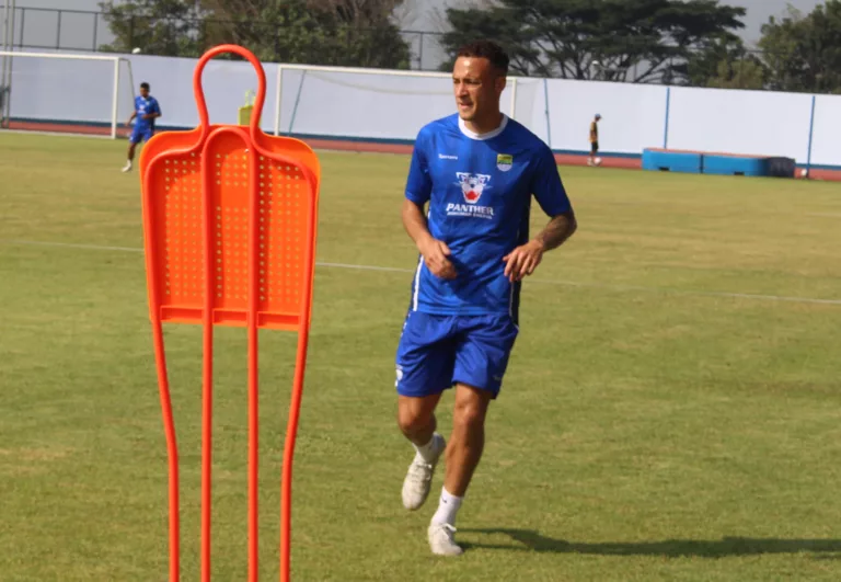 Pemain anyar Persib Bandung Mailson Lima Duarte Lopes sudah mengikuti sesi latihan bersama tim di Stadion Arcamanik Kota Bandung,