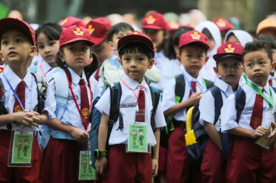 sejumlah siswa sekolah saat perkenalan sekolah