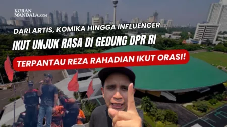 Para artis, komika dan selebgram mengikuti aksi di gedung DPR RI