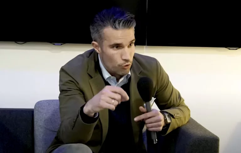 Respon Robin Van Persie terkait Timnas Indonesia (Youtube/High Performance)