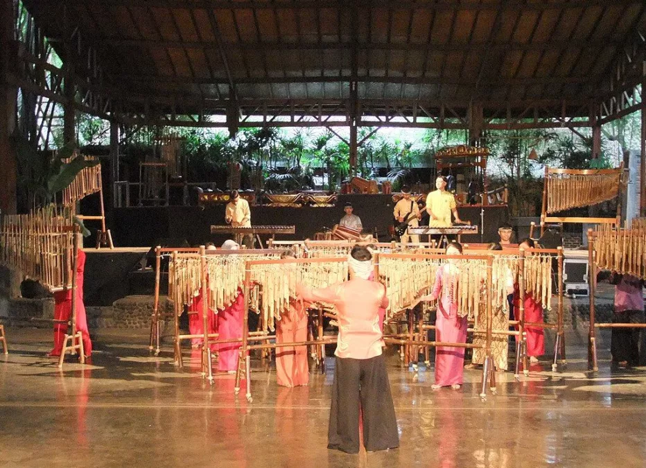 Saung Angklung Udjo BAndung