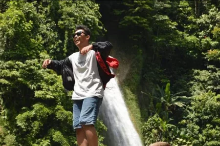 Salah satu wisara air terjun di Garut