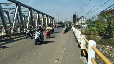 Jembatan Geulis Dayeuh Kolot Kabupaten Bandung