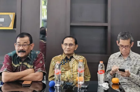 Mayjen TNI (Purn) Soenarko dan Para Aktivis 77-78