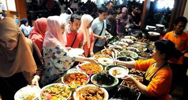 Wisata Kuliner Terbaik di Bandung Tempat Makan Enak yang Wajib Dicoba