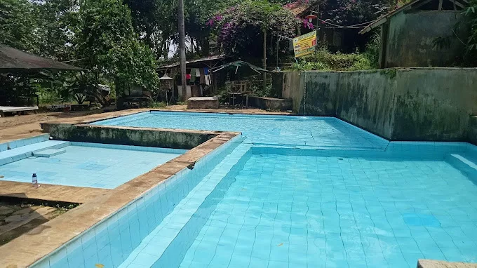 Kolam Renang di Ujung Berung (Paniisan Cippo/Pesantren Rumah)