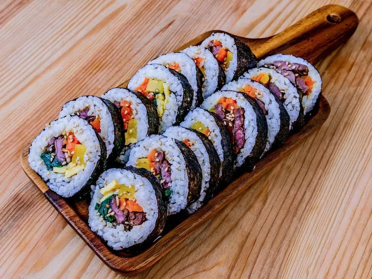 Kimbap - 김밥 (Pinterest)