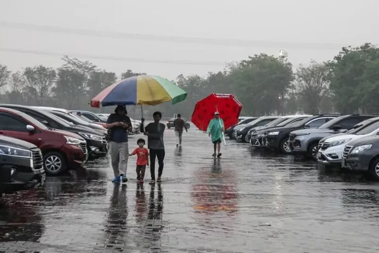 Cuaca Bandung 19 Oktober 2024 Persiapkan Payung, Malam Bakal Hujan