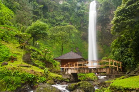 Rekomendasi Curug Di Bandung, Cocok Untuk Healing (Wikipedia Husni Mubarok)