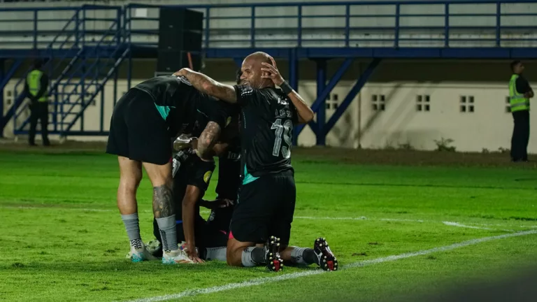 Persib Bandung akan menghadapi Persebaya Surabaya di Stadion Si Jalak Harupat Jumat, 18 Oktober 2024 (Koranmandala)