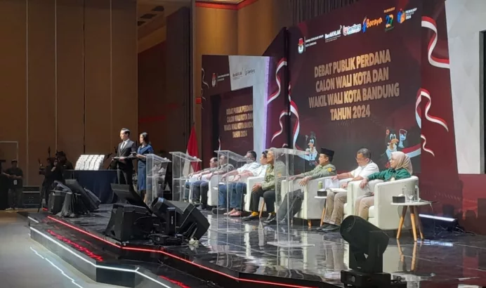 Debat Publik Perdana Calon Wali Kota Bandung 2024: Empat Paslon Soroti Isu Transportasi dan Lingkungan