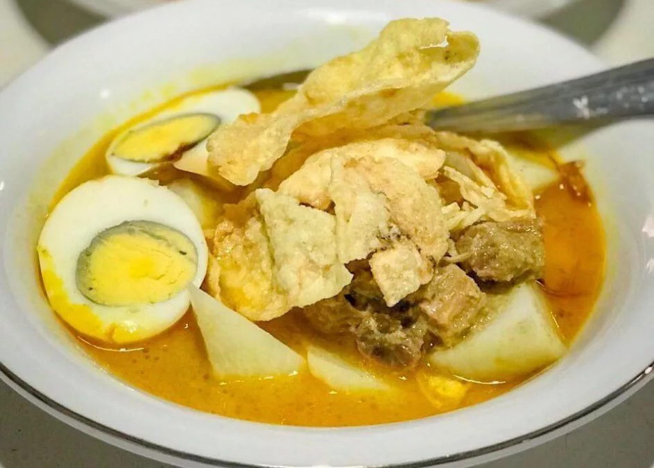 Kupat Tahu & Lontong Kari Cicendo