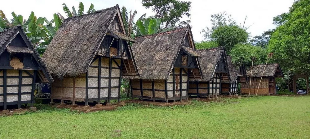 Menjelajahi Budaya Lokal di Kampung Adat Cikapundung