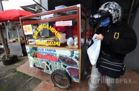 Rasakan Sensasi Kolak Campur Bu Mimin di Kalipah Apo Bandung