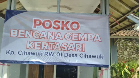 Posko yang Membantu Pengungsi Korban Gempa di Kertasari Kabupaten Bandung