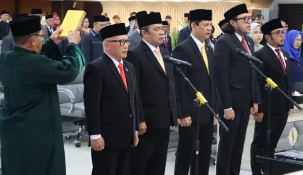 Pengambilan Sumpah dan Janji Pimpinan DPRD Jawa Barat Periode 2024-2029