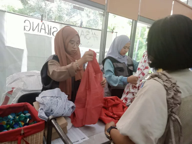 Saling Silang Free Market, Ajak Warga Bandung Belajar Hidup Berkelanjutan