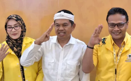 Cagub Jabar Dedi Mulyadi usai mengisi workshop pimpinan dan anggota Fraksi Golkar DPRD Jabar dan DPRD Kabupaten/Kota se-Jabar di Hotel Aryaduta Bandung, Kamis 24 Oktober 2024 / Azmy Yanuar Muttaqien