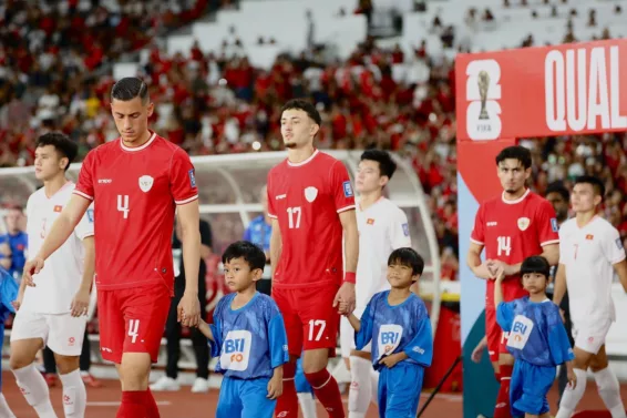 Jay Idzes meminta maaf usai Timnas Indonesia kalah 2-1 dari China