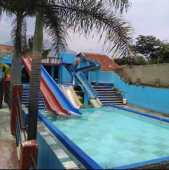 Kolam Renang Kurnia Dewi : Tempat Berenang Hidden Gem di Kecamatan Cibiru