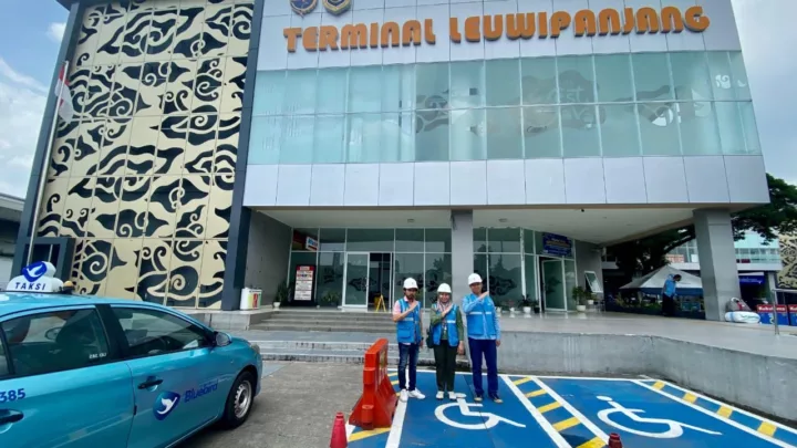 PLN UP3 Bandung Energize Terminal Leuwi Panjang di Hari Pahlawan