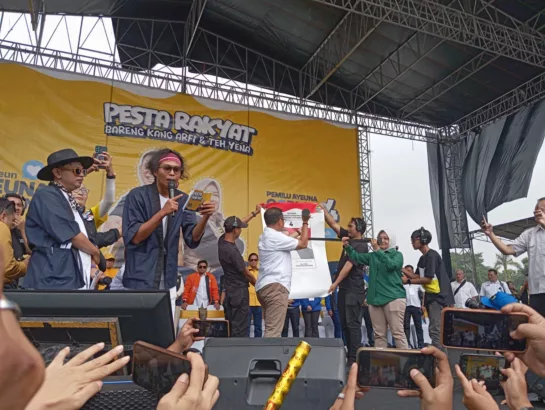 Pesta Rakyat Arfi-Yena: Seruan Perjuangan dan Donasi untuk Kemenangan Pilwalkot Bandung