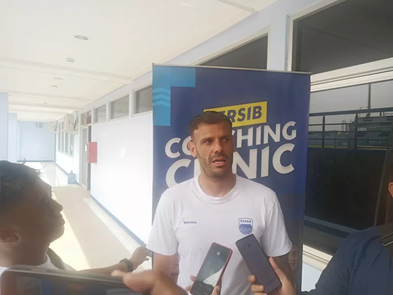 Tyronne Del Pino Komentari Soal GBLA