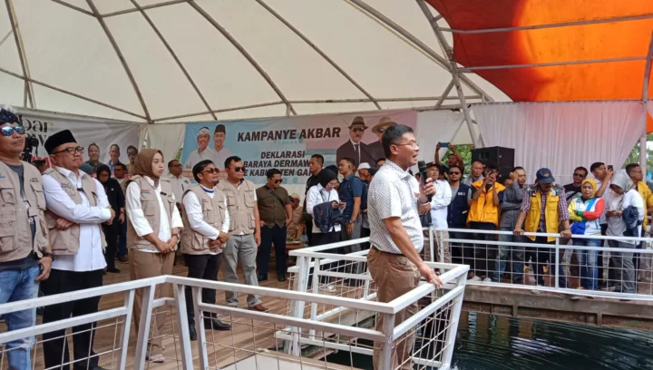 Kampanye dan deklarasi di Sawah Hegar Sukawening Garut.