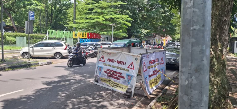 Salah Satu proyek Galian di Jalan Bali Kota Bandung