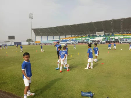 Persib Gelar Coaching Clinic Spesial, Dihadiri Beberapa Pemain Bintang dan Pelatih