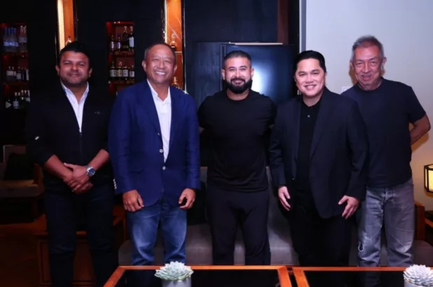 Bos Besar Persib Bandung Bertemu Owner JDT, Ada Apa ?