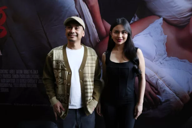 link nonton daftar pemain dan sinopsis film Catatan harian menantu sinting