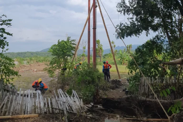 Pasca Banjir Tanah Longsor di Jawa Barat, 75% Pelanggan PLN Berhasil Dipulihkan