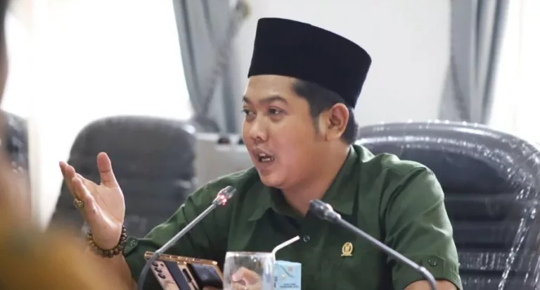 Ketua Fraksi Partai Kebangkitan Bangsa (PKB) di DPRD Kota Bandung, Aa Abdul Rozak