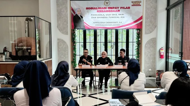 Teh Aanya Tekankan Pentingnya Siskamling pada Sosialisasi 4 Pilar