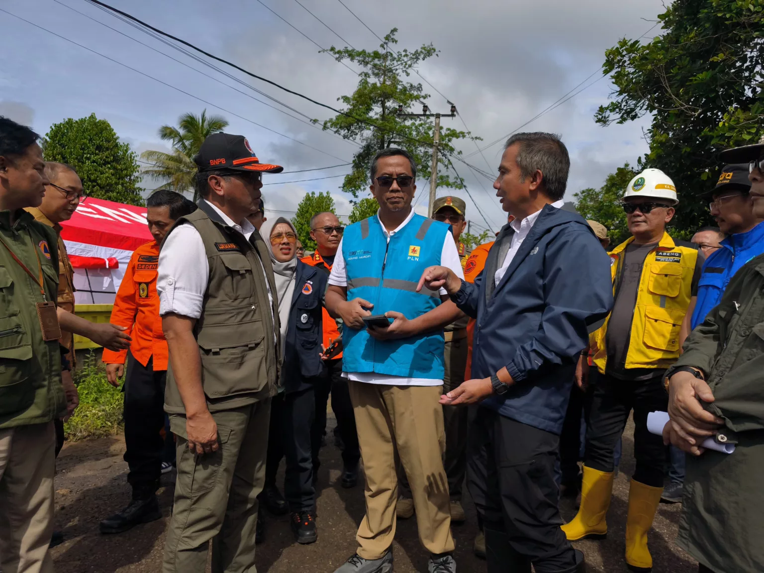 Sigap Siaga 24 Jam, PLN UID Jawa Barat Pulihkan 719 Gardu Distribusi Listrik Terdampak Banjir di Jawa Barat