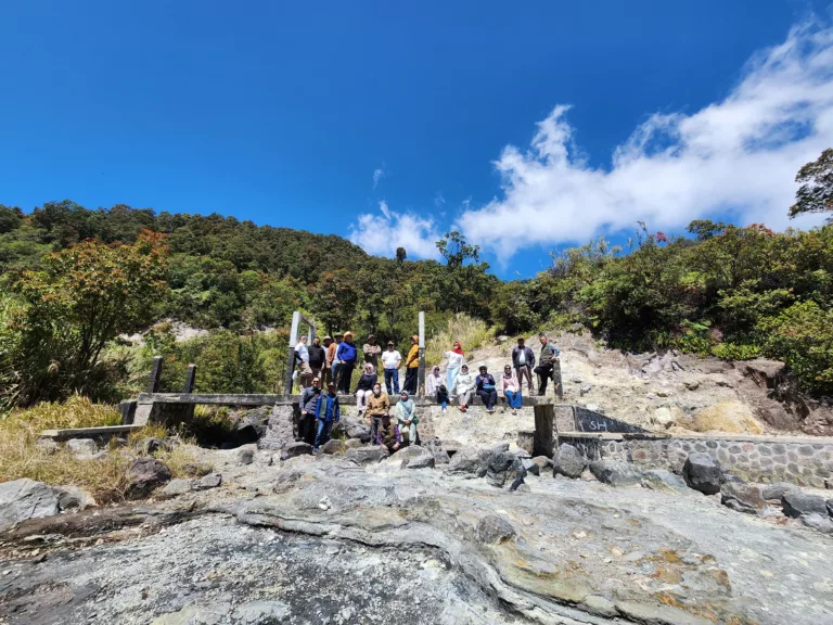 Destinasi Wisata Ikonik di Garut yang Tak Pernah Sepi Pengunjung