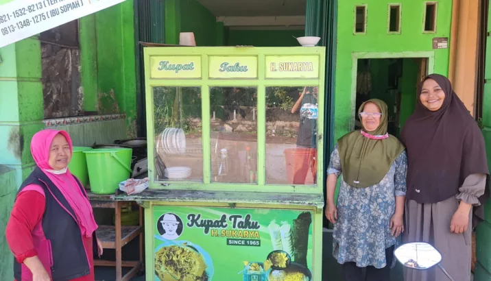 Kupat Tahu Padalarang Legendaris ‘H. Sukarya’ Pertahankan Cita Rasa Sejak 1965